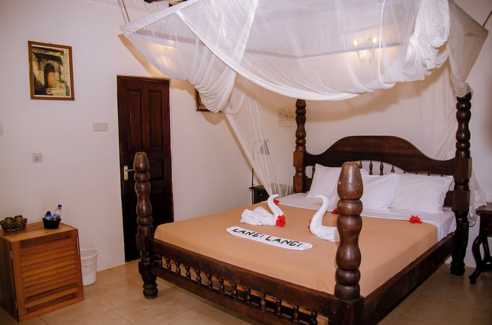 Фото Langi Langi Beach Bungalows