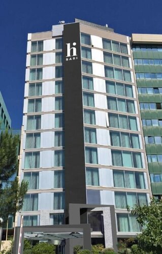 Внешний вид отеля Hi Hotel Bari в Барях, фото 1