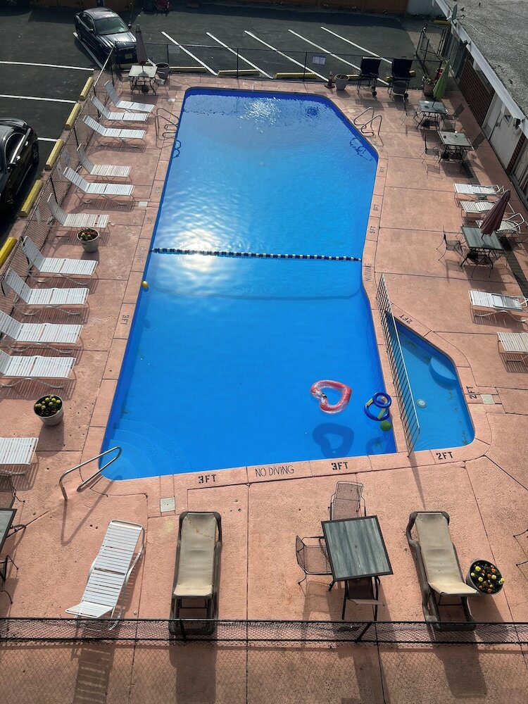 Фото Skyview Manor Motel