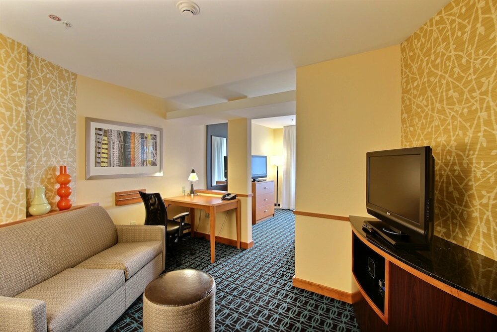 Фото Fairfield Inn & Suites by Marriott Milwaukee Airport