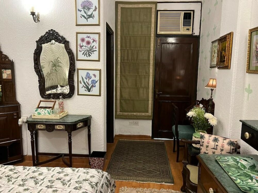 Фото On The House