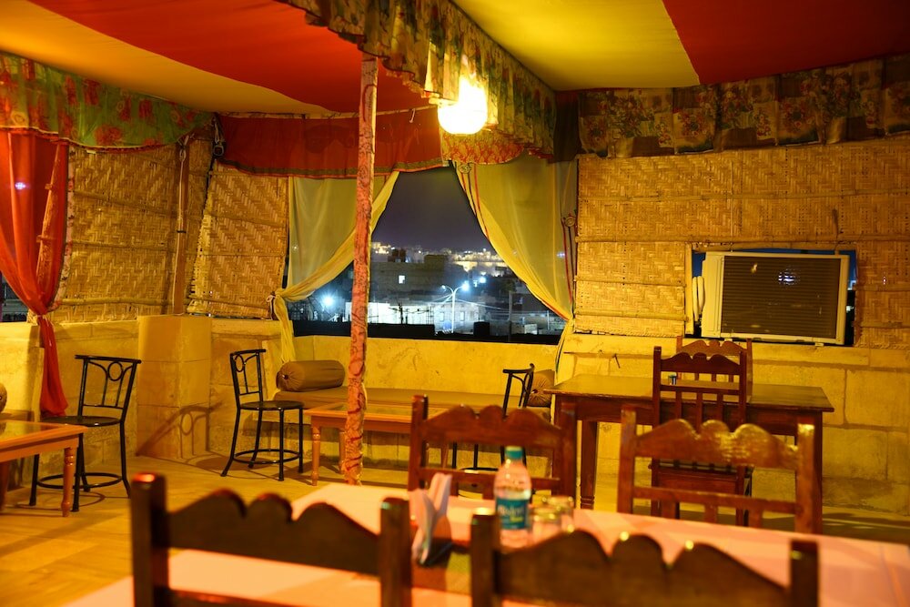 Фото Hotel Marina Mahal