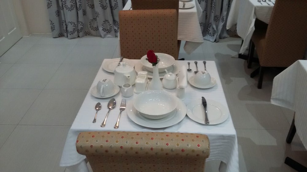 Фото First Avenue Guest House