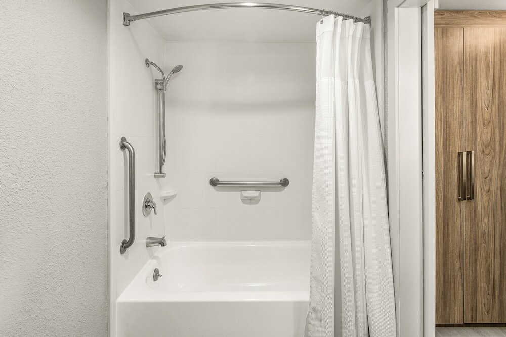 Фото Crowne Plaza Orlando - Lake Buena Vista