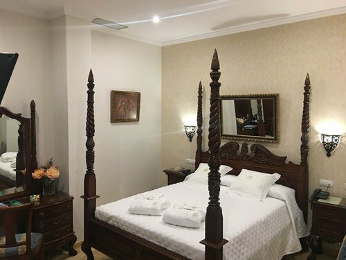 Внешний вид отеля Adriano Hotel в Севилье, фото 3