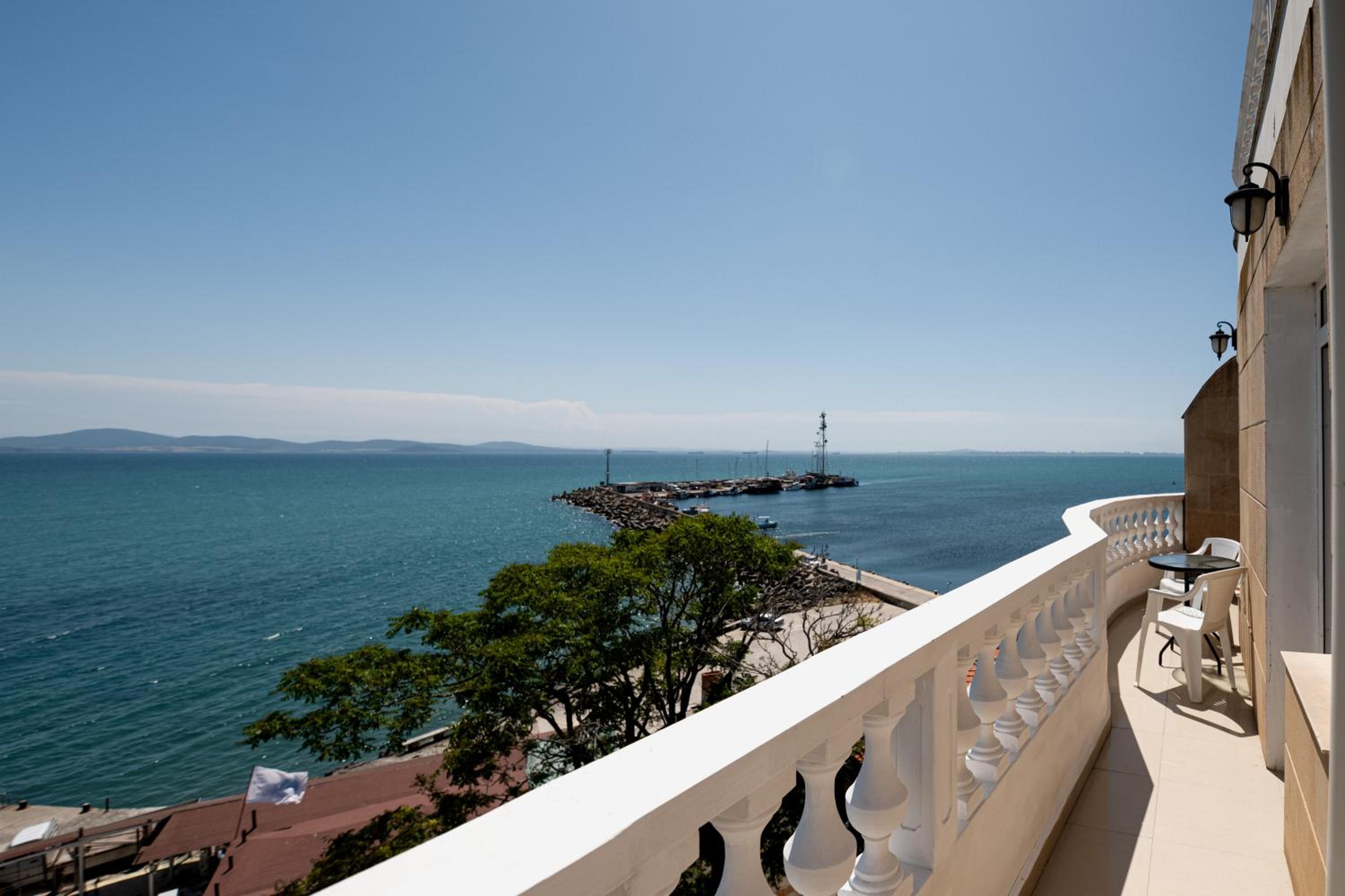 Фото Paros Hotel Pomirie Bulgaria