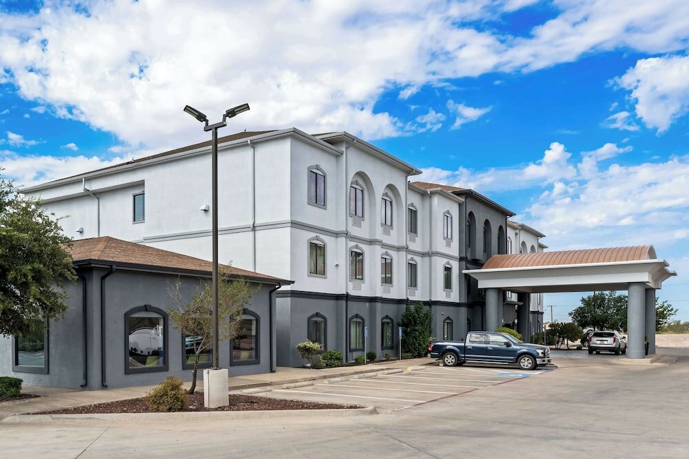 Фото Best Western Palace Inn & Suites