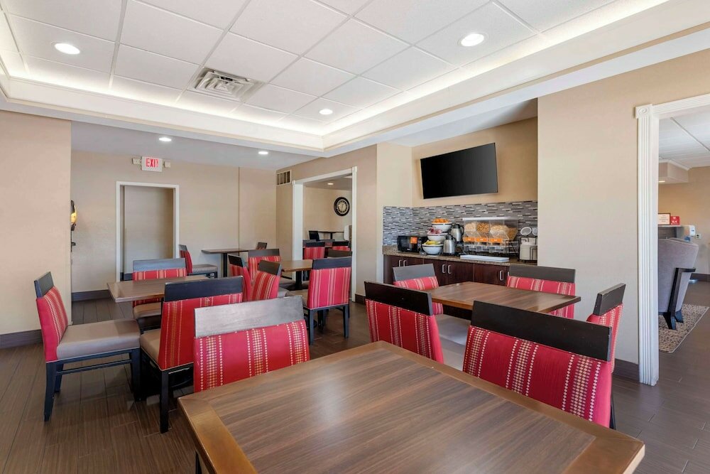 Фото Comfort Inn & Suites Porter near Indiana Dunes