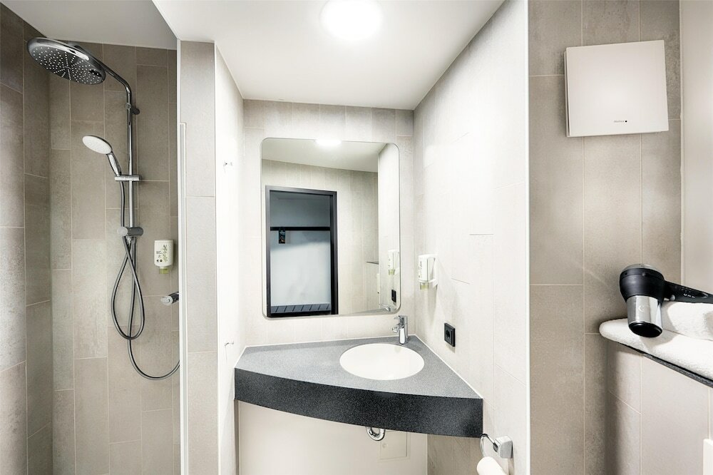 Фото B&B Hotel Bonn