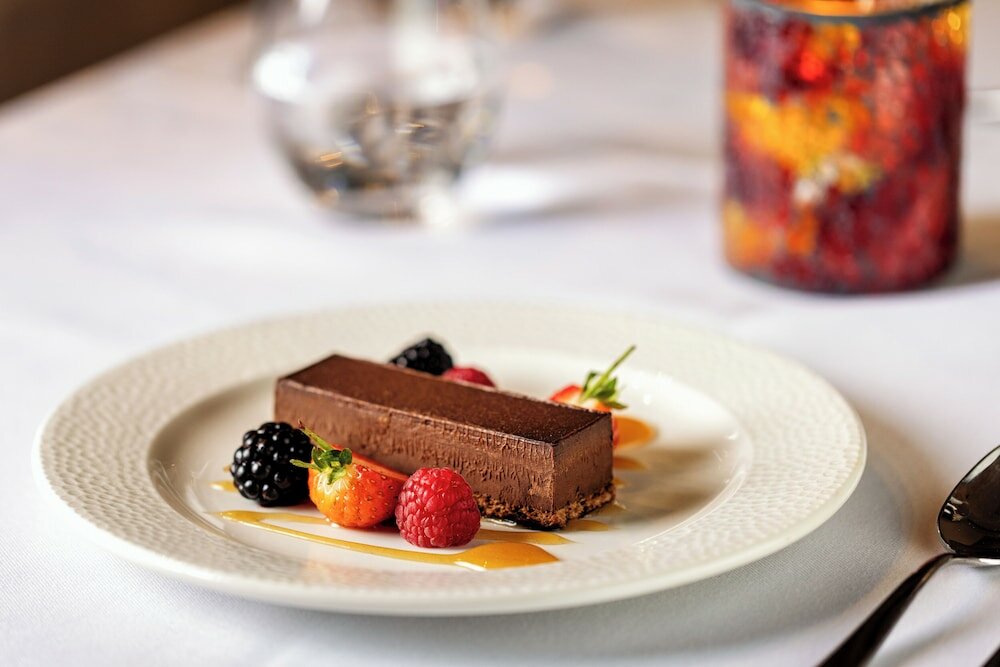 Фото The Queen’s Gate Hotel