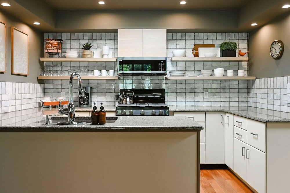 Фото Highland Haven Creekside Inn