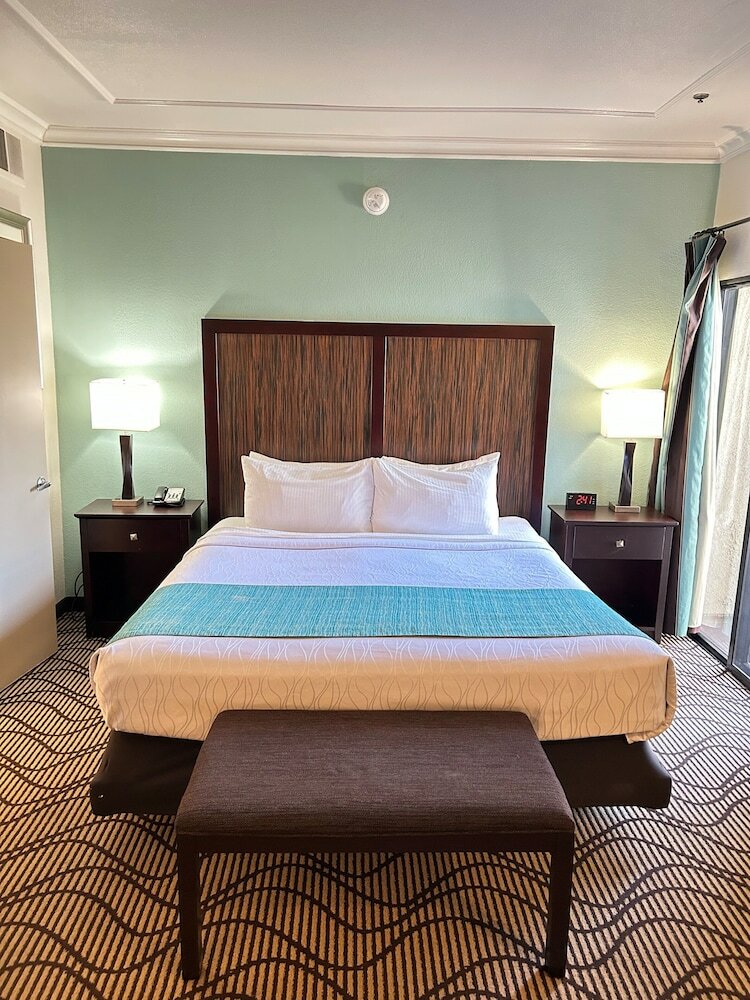 Фото Best Western Plus Irvine Spectrum Hotel