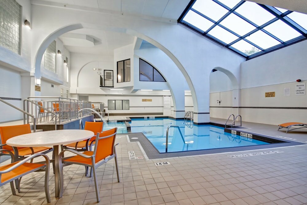 Фото Holiday Inn & Suites Windsor Ambassador Bridge, an Ihg Hotel