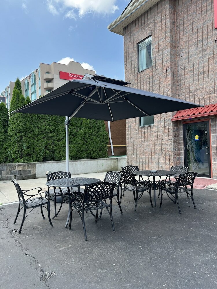 Фото Diplomat Inn