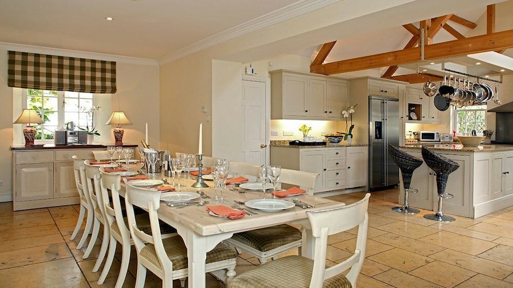 Фото Weir Cottage