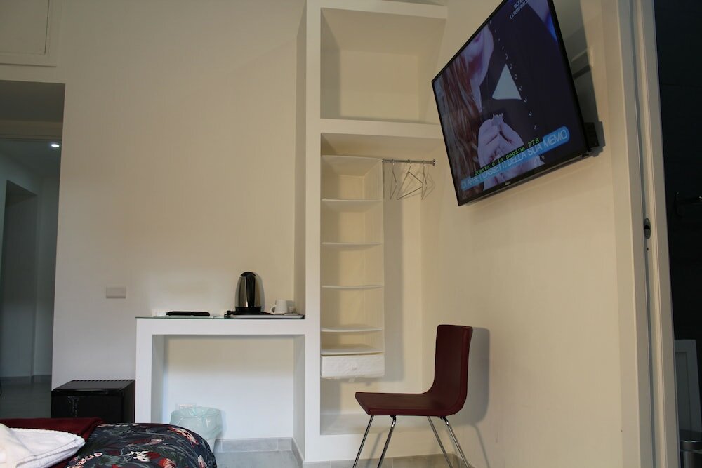 Фото Empire Suites