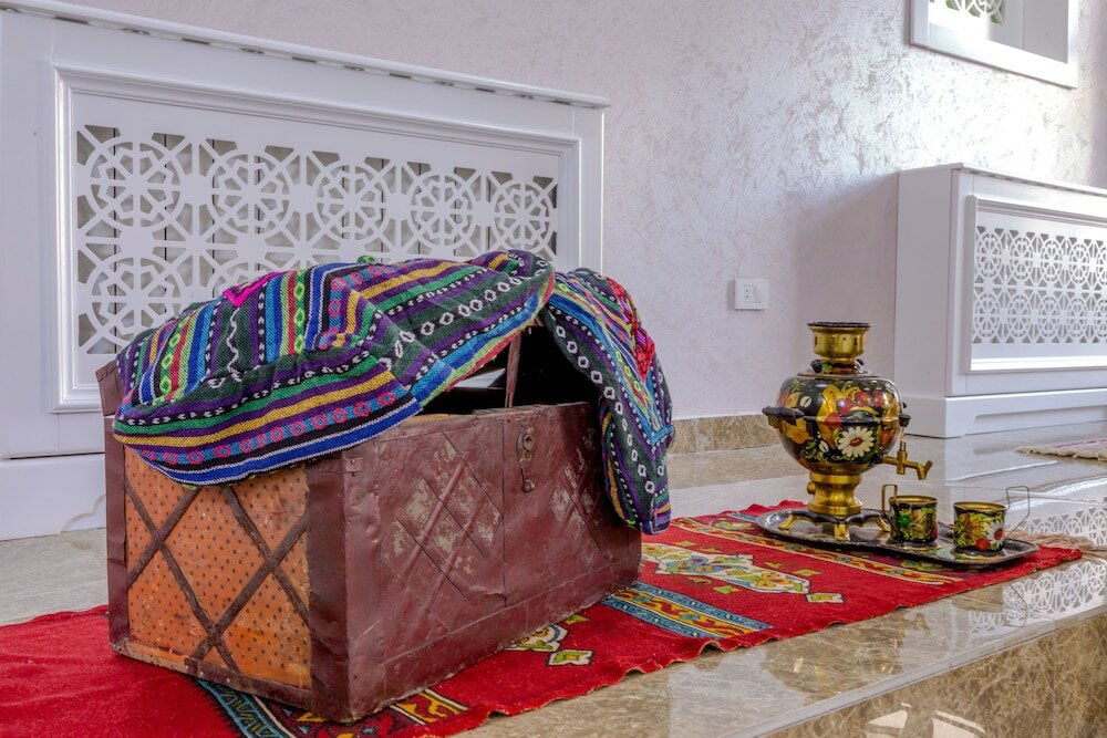 Фото Premier Old Gates Hotel