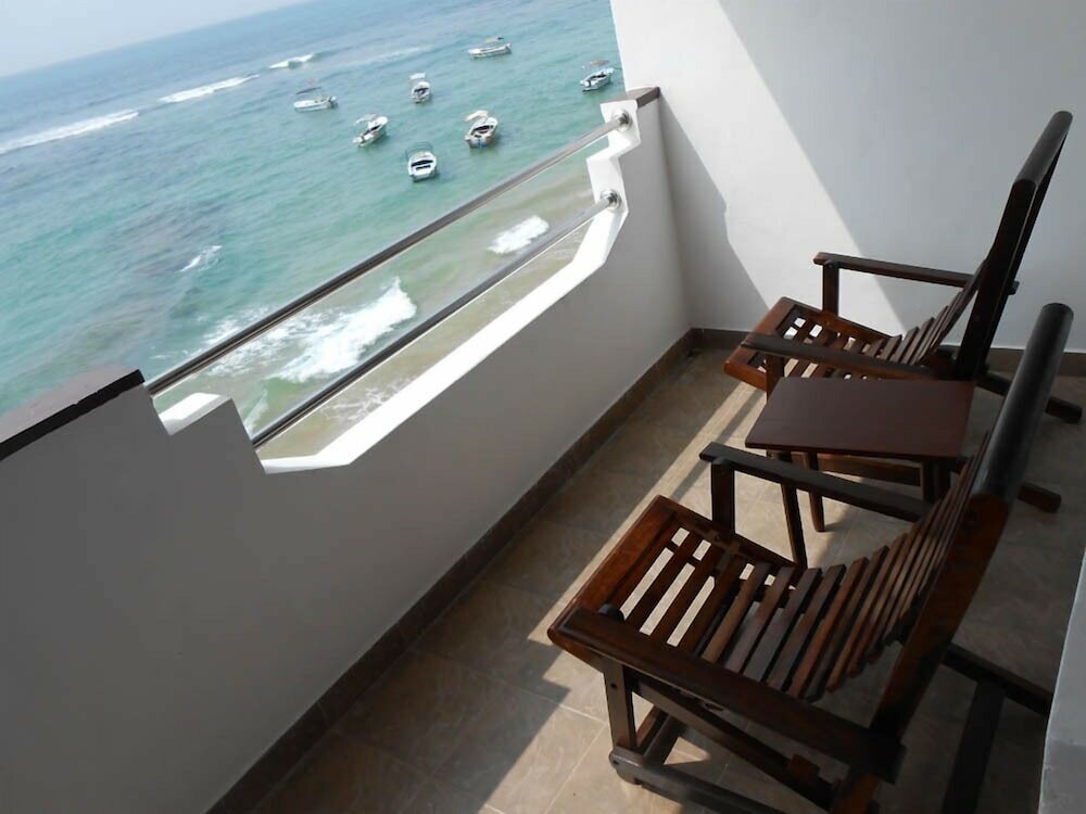 Фото Coral Seas Beach Hikkaduwa