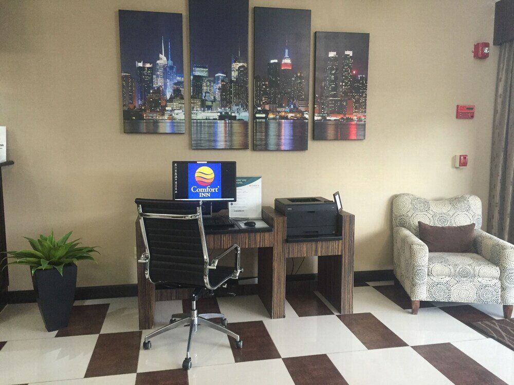 Фото Comfort Inn Edgewater on Hudson River