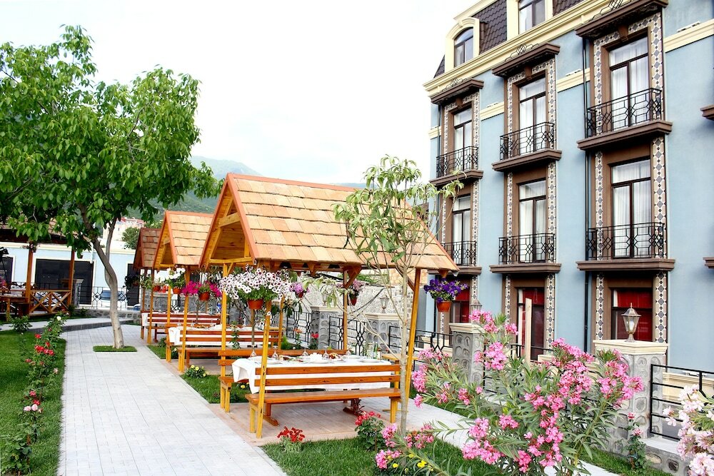 Фото Macara Sheki City Hotel