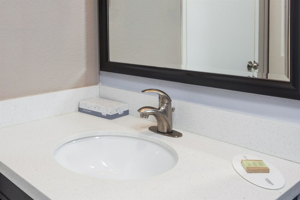 Фото Best Western Plus Diamond Valley Inn