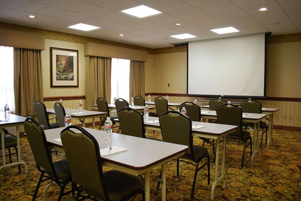 Фото Country Inn & Suites by Radisson, Bentonville South - Rogers, Ar