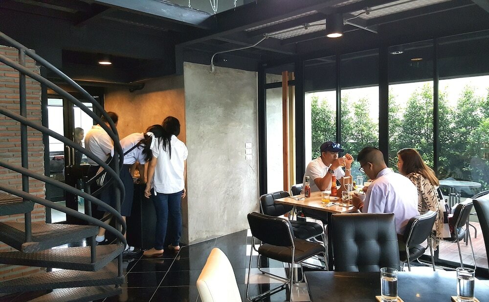 Фото The LogBook Room and Cafe