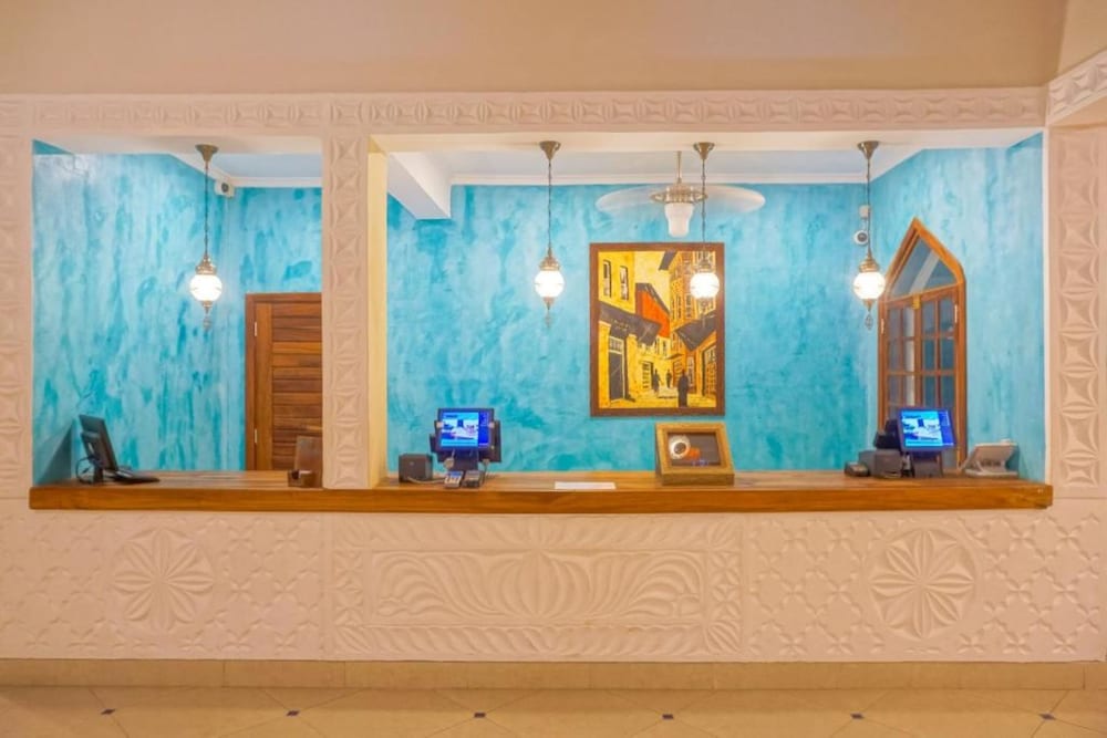 Фото Kendwa Rocks Beach Hotel