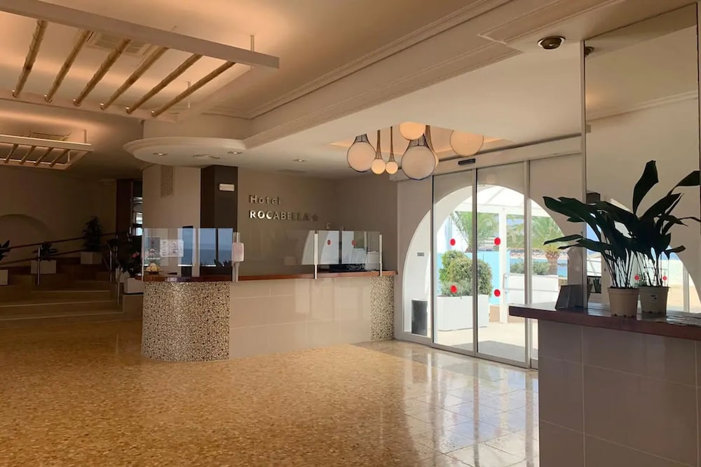 Фото Hotel Roca Bella