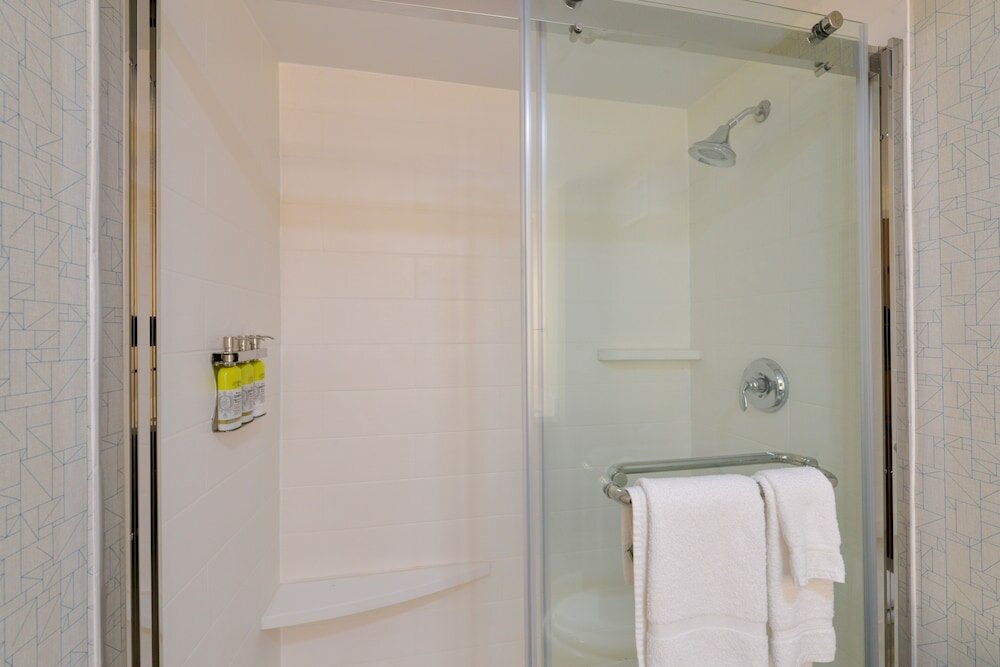 Фото Holiday Inn Express & Suites Shreveport - Downtown, an Ihg Hotel