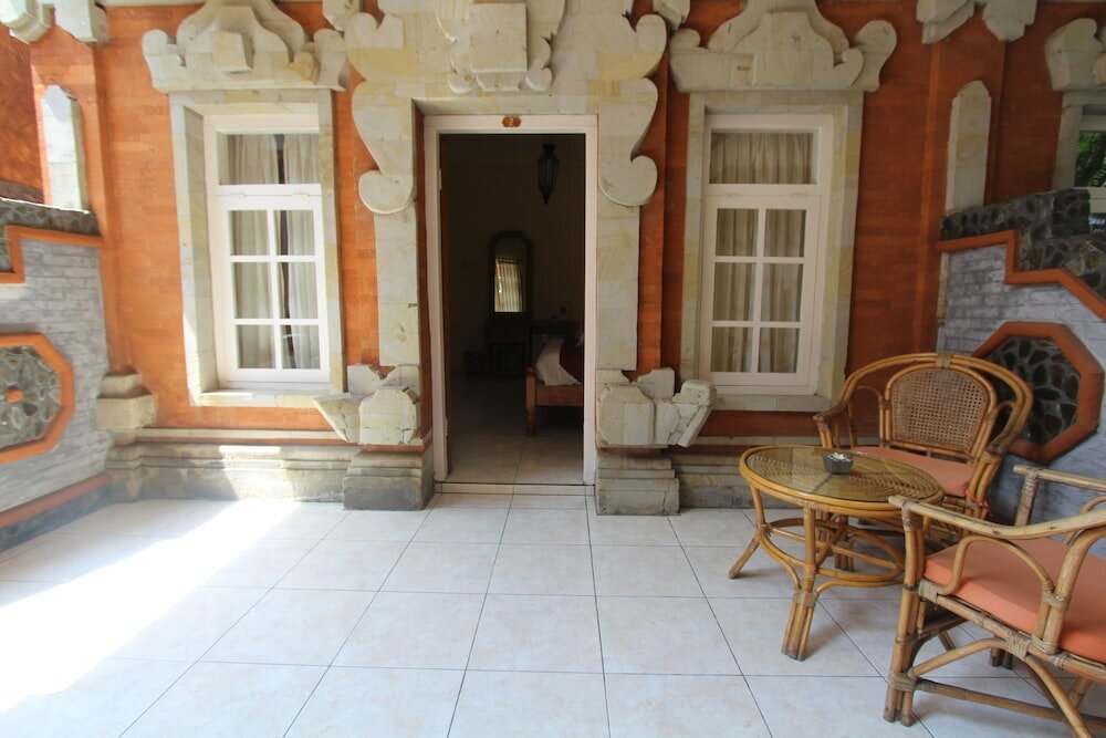 Фото Chonos Hotel Lovina