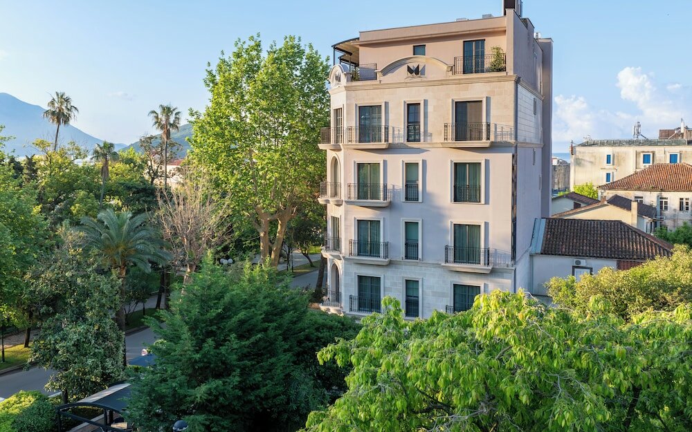 Фото Hotel Majestic