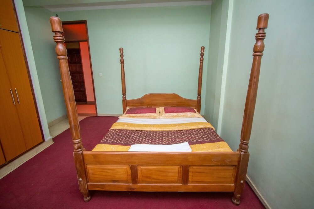 Фото Makerere Serene Hotel