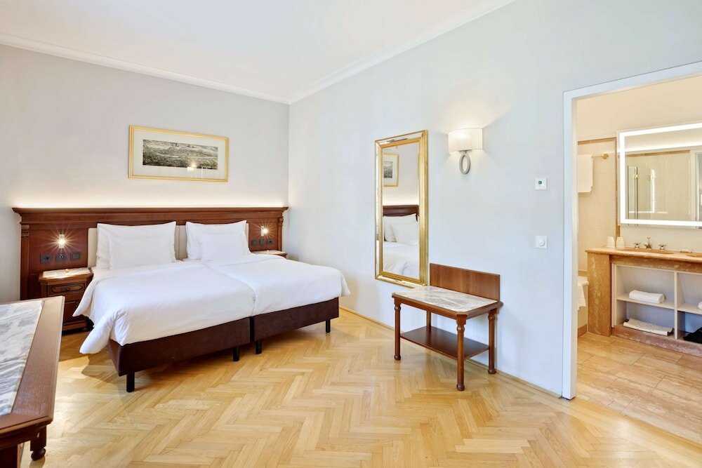 Фото Radisson Blu Hotel Altstadt, Salzburg