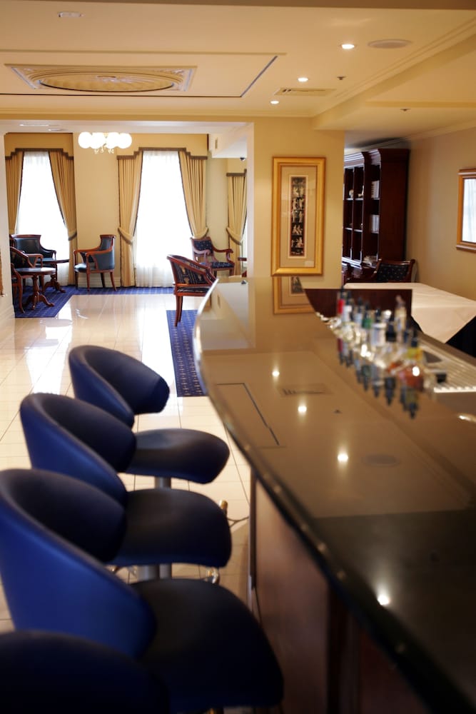 Фото Canterbury International Hotel