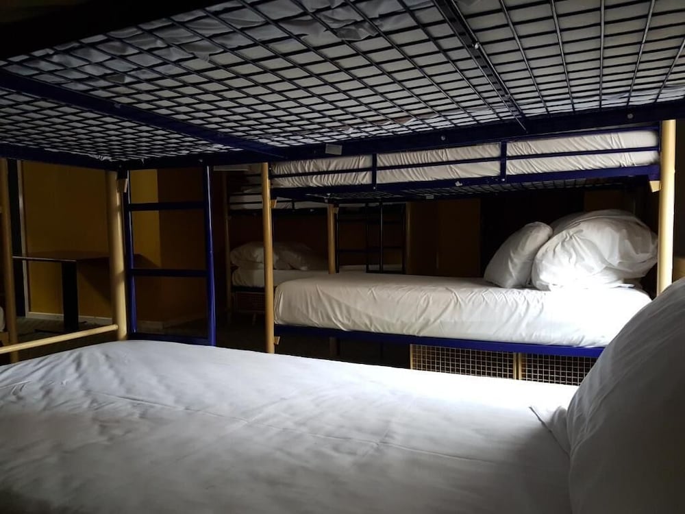 Фото Rock n Bowl Hostel