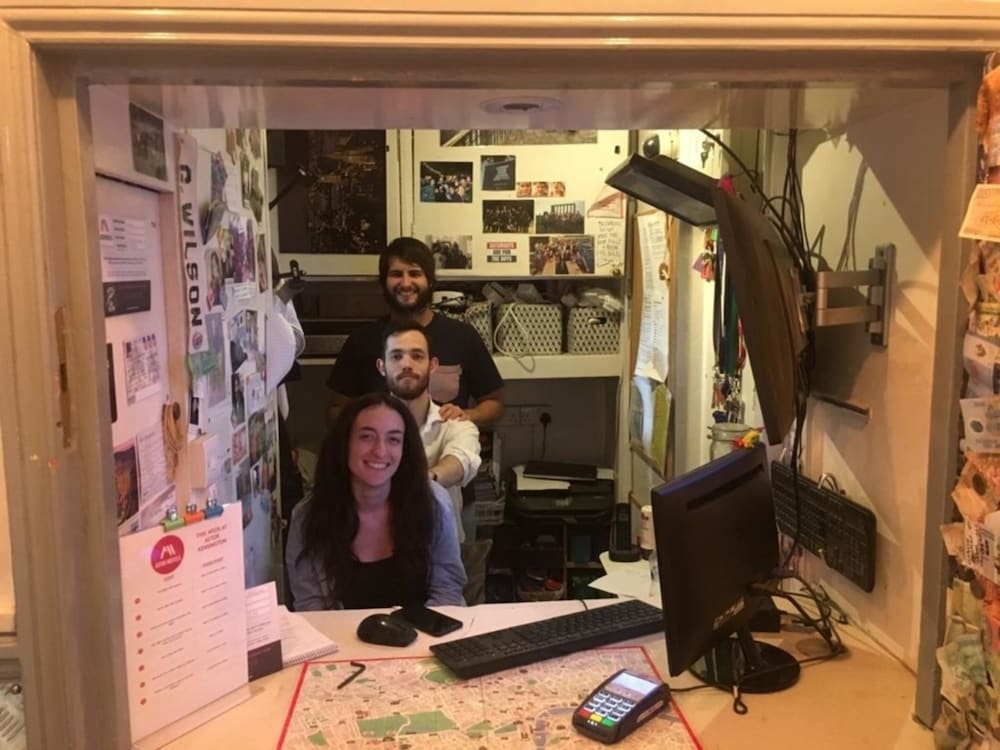 Фото Astor Kensington Hostel