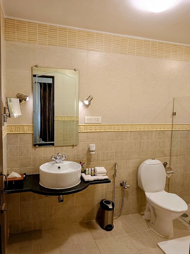 Фото Crystal by Morpho Goa Villagio Resort