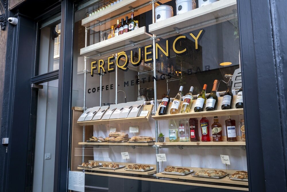 Фото Locke At Broken Wharf