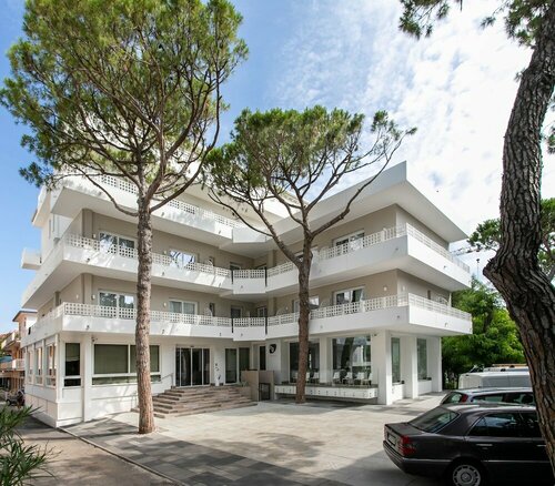 Внешний вид отеля Hotel Greif в Езоле, фото 1