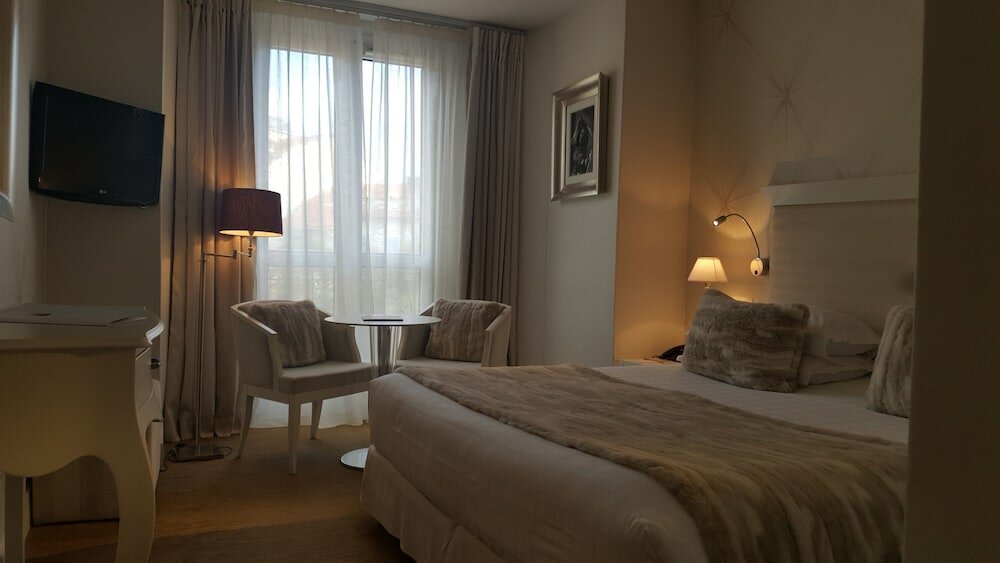 Фото Hotel Renoir