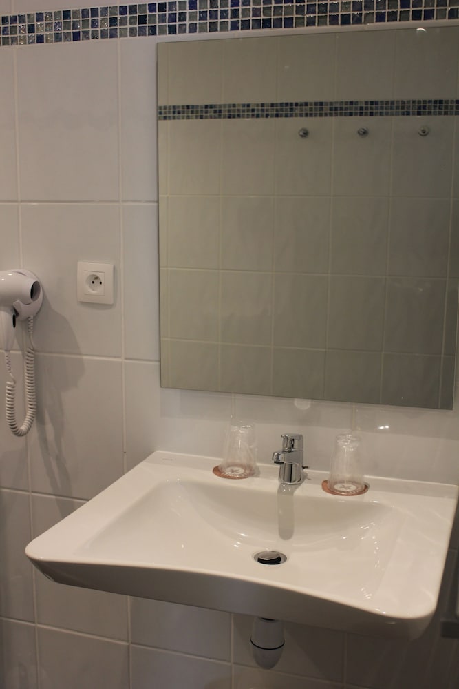 Фото The Originals City, Hôtel Novella Nantes Centre Gare