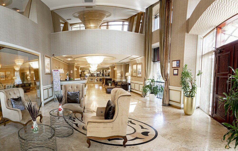 Фото Sapphire Inn Hotel