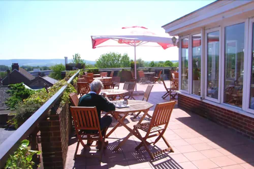 Фото The White Hart Hotel