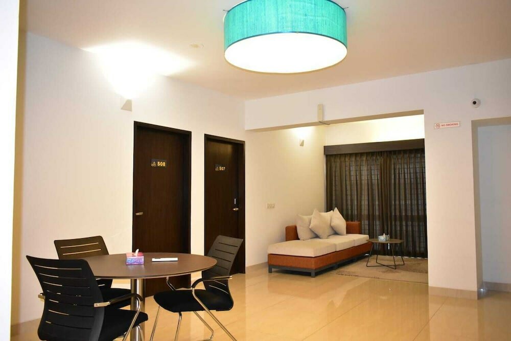 Фото Spring Hill Apartments