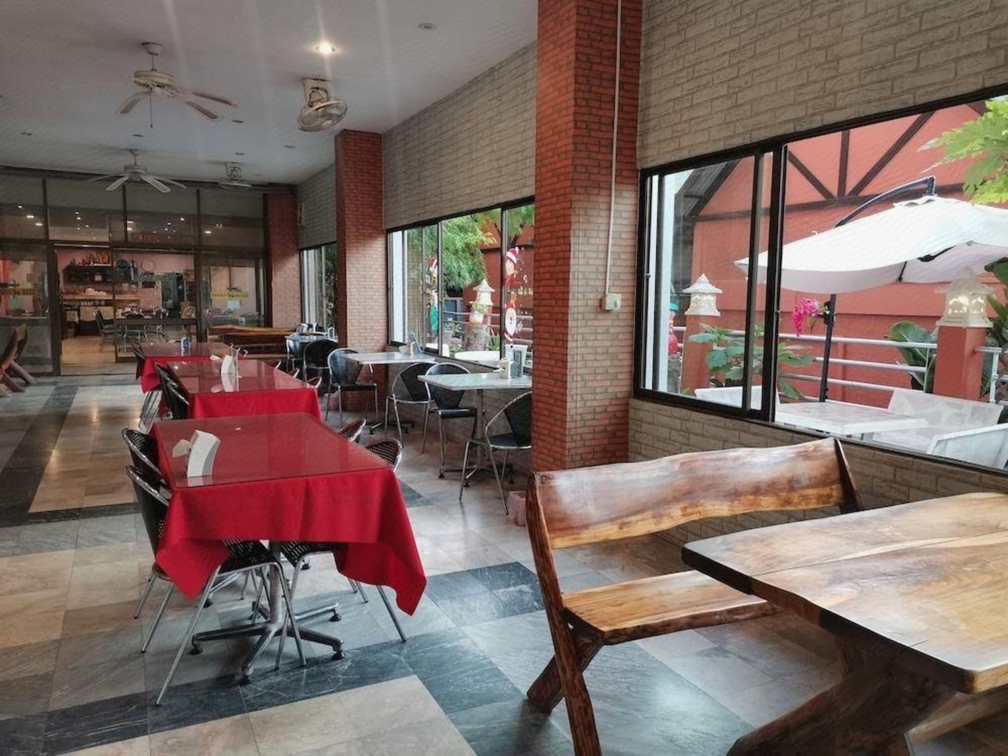 Фото Jomtien longstay hotel