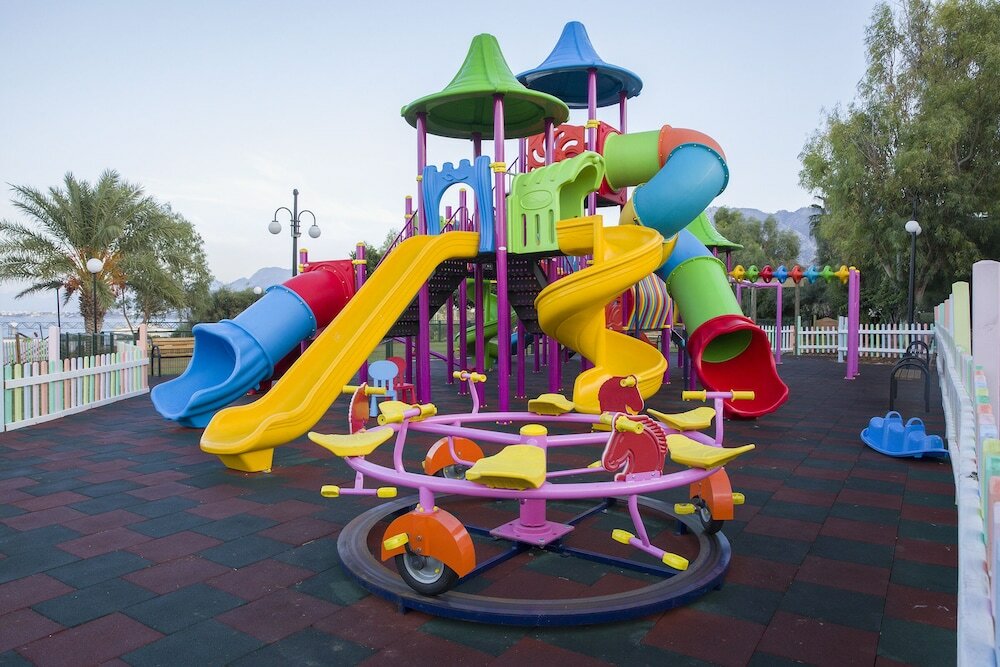 Фото Merit Crystal Cove Hotel