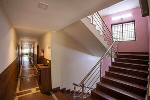 Гостиница Metro Plaza Hotel