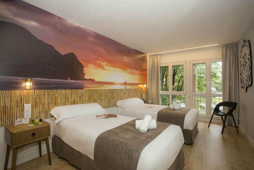 Hotel Casual de las Olas San Sebastian, San Sebastian, photo