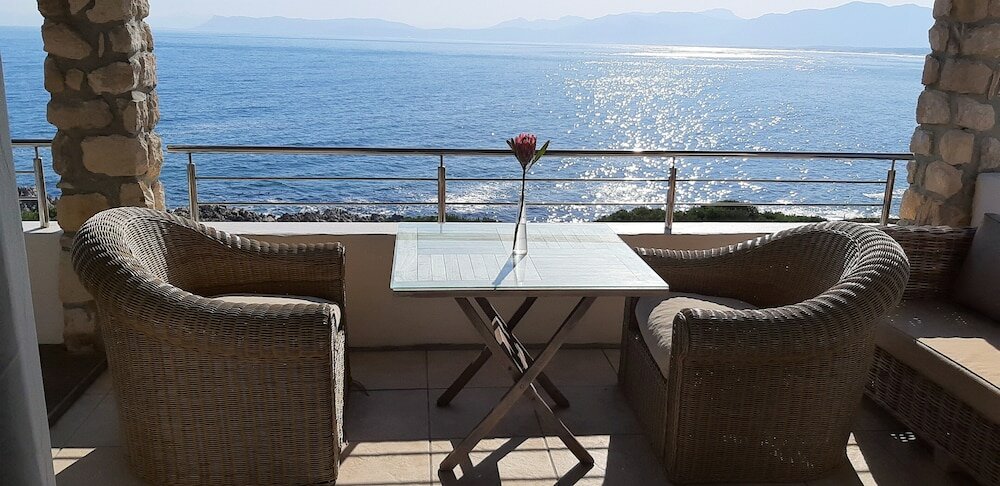 Фото Kleinzee Oceanfront Guesthouse